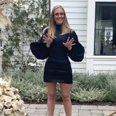 Ünlü şarkıcı eridi