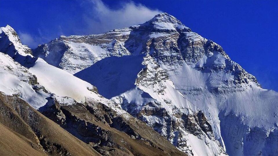 Everest Dağı'nın yüksekliği yeniden ölçülecek