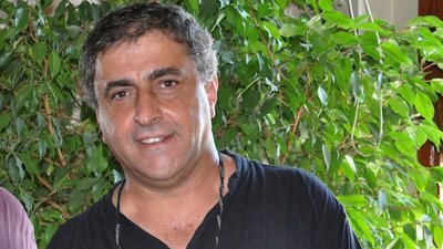 Ünlü yönetmen son yolculuğuna uğurlandı