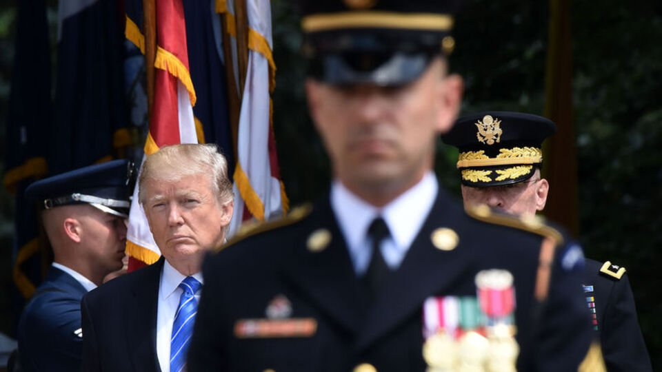 Trump'ın yaverinin korona testi pozitif çıktı