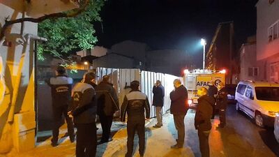 Esenler'de asfalt çatladı, istinat duvarı çöktü!