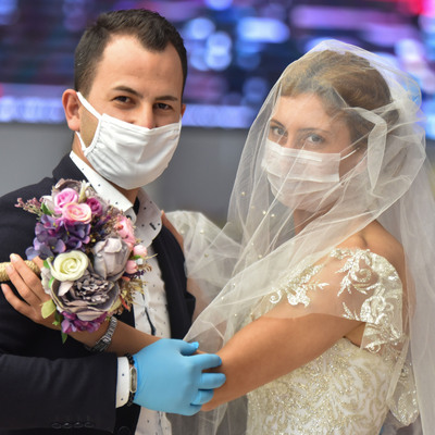 Sıra dışı öneri! Halay artık böyle çekilecek