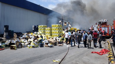 Narenciye paketleme tesisinde korkutan yangın!