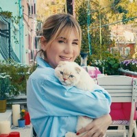 "Uzaktan sevmeye mecburuz"