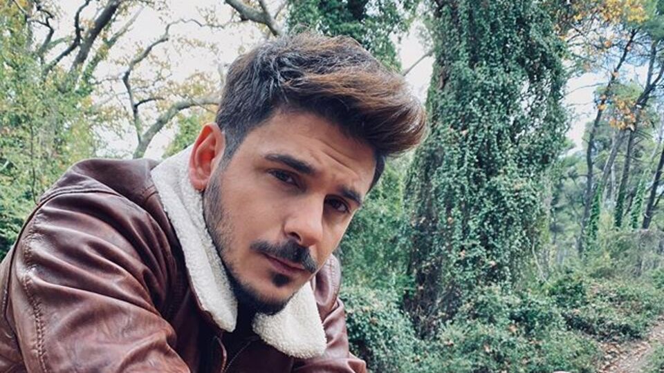 Barbaros canlı yayınla Ege'nin karşı kıyısına uzanıyor