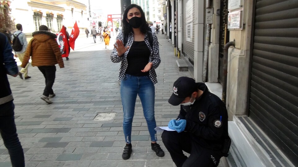 Kuralları hiçe sayan turistlerden akılalmaz saldırı!