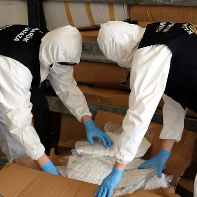 Avrupa'ya giden tırda ele geçti! 574 bin adet!