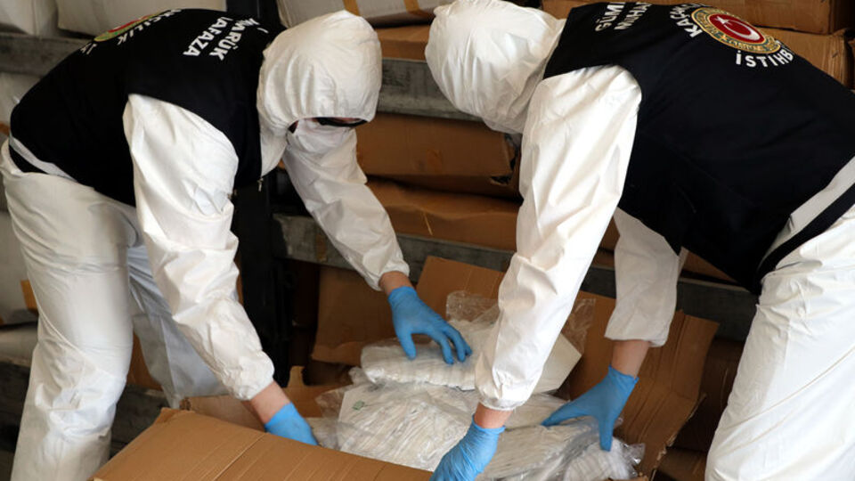 Avrupa'ya giden tırda ele geçti! 574 bin adet!