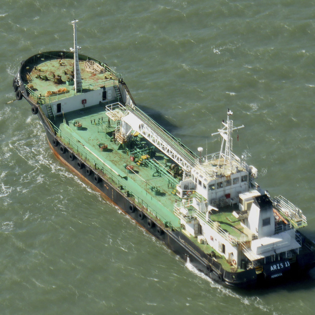 Ekvator Ginesi'nde korsanlar 5 denizciyi kaçırdı!