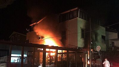 Güzellik salonu alevlere teslim oldu