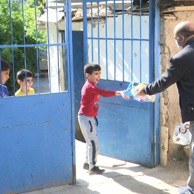 Elazığ'da çocuklara oyuncak sürprizi