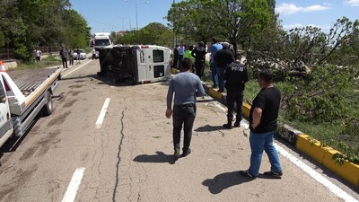 Yolcu minibüsü devrildi: 7 yaralı!