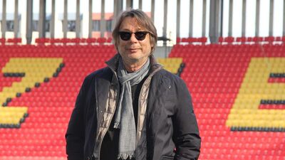 Göztepe'de yerli oyunculardan jest