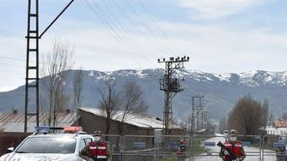 Şanlıurfa'da 1 mahalle ile 4 bina karantinaya alındı