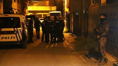 Adana'da evin bahçesine EYP'li saldırı