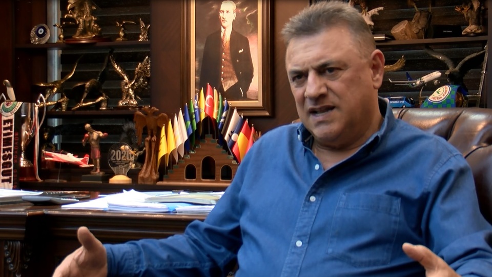 "Futbolun devam ettirilme sebebi para"