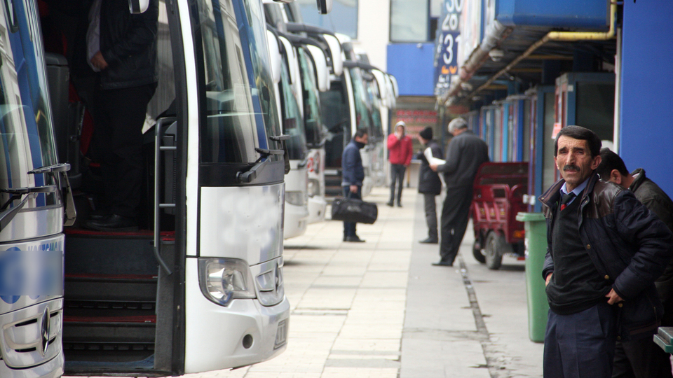 Bakan duyurdu! Otobüs biletlerine tavan fiyat