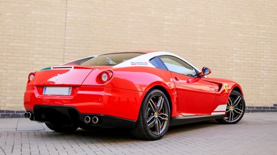 Millete hisse kendine Ferrari