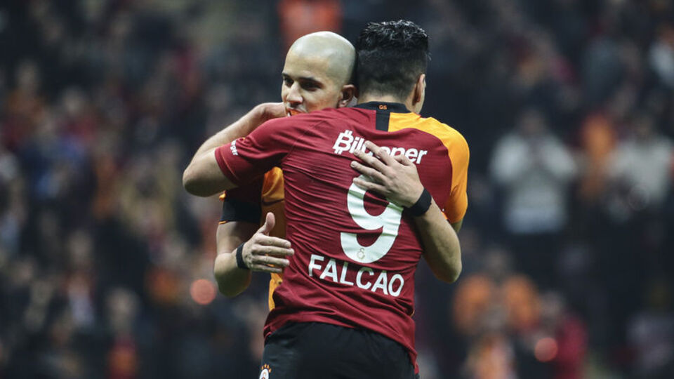 Falcao'dan sosyal mesafe eleştirisi