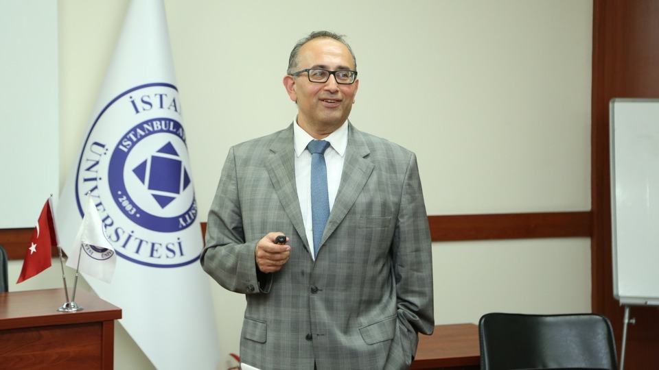 Prof. Özgüven'in görevine son verildi