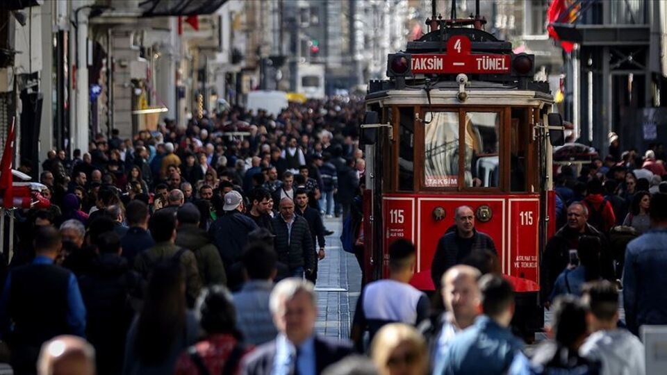 İstanbul'un genç nüfusu 76 ili geride bıraktı