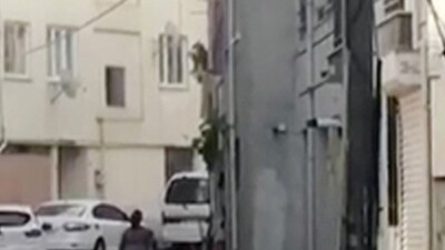 Kısıtlamada sokak ortasında korku dolu anlar!