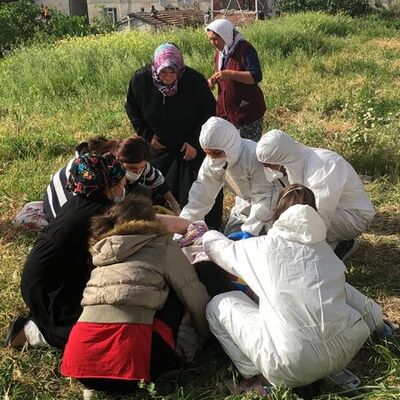 Eşini 3 kez sırtından bıçakladı! "Sen daha ölmedin mi?"