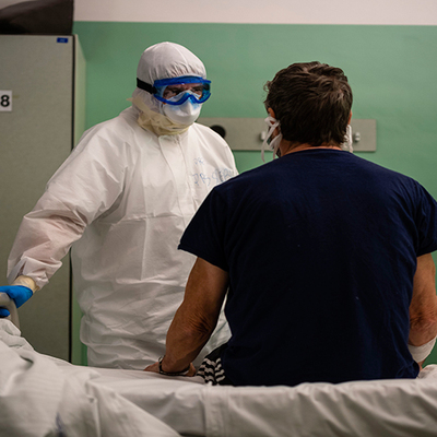 Koronavirüs belirtilerine tat ve koku kaybı da eklendi