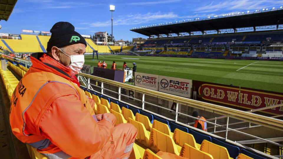 İtalya'da futbol askıya alındı!