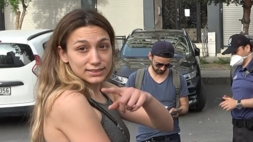 Kısıtlamayı delen kadından gazeteciye bir garip tehdit!