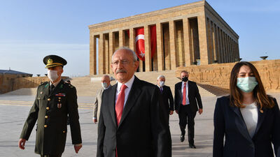 Kılıçdaroğlu, Anıtkabir'i ziyaret etti