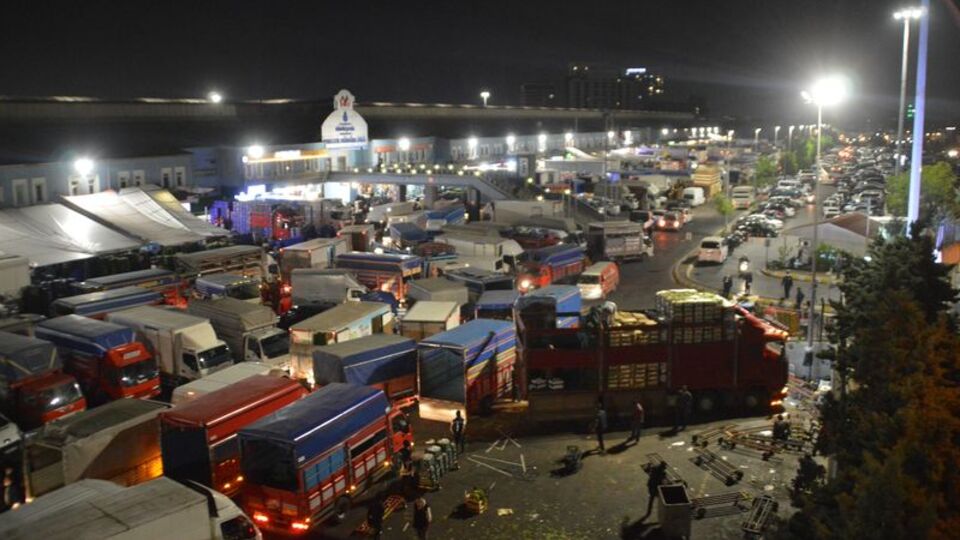 Bayrampaşa halinde yoğun hareketlilik