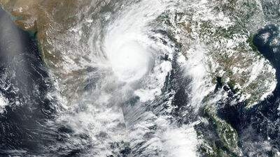 Hindistan ve Bangladeş 20 yılın en ölümcül kasırgasına hazırlanıyor