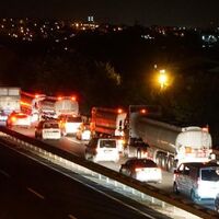 O kentten İstanbul'a 4 km'lik araç kuyruğu!