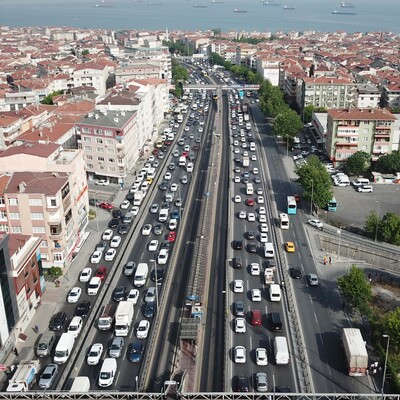 İstanbul'da dikkat çeken trafik yoğunluğu!