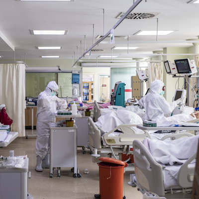 Günlük vaka sayısı binin altına düştü