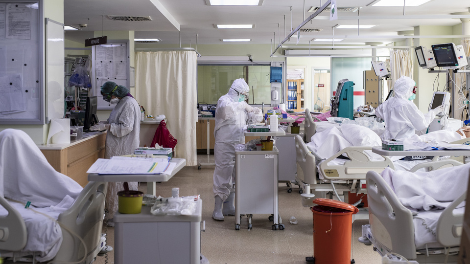 Günlük vaka sayısı binin altına düştü