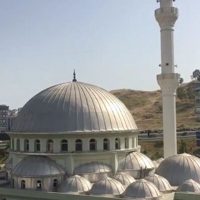Cami hoparlöründen 'Çav Bella' çalındı