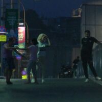 Galata Köprüsü'nde yasağa rağmen balık tutup dans ettiler!