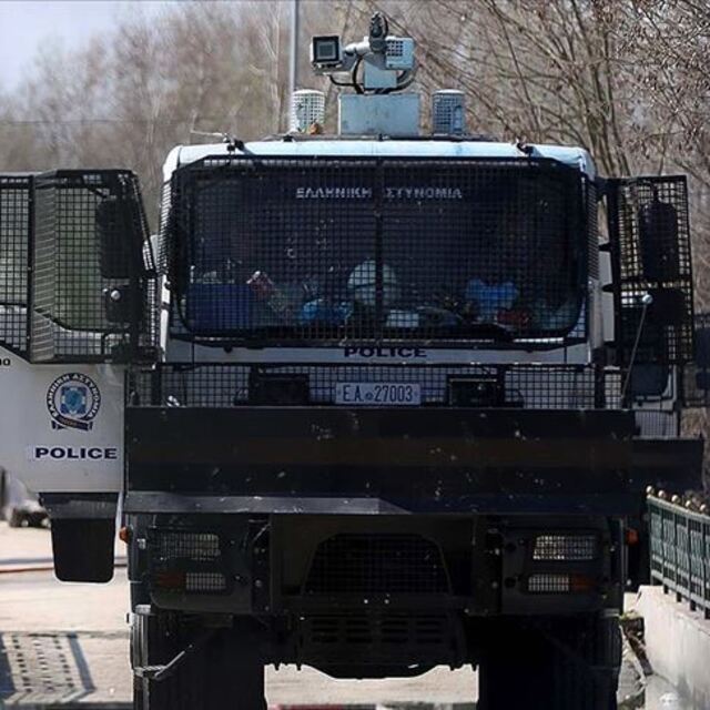Yunan polisi salgına rağmen göçmen taktiklerine devam ediyor!