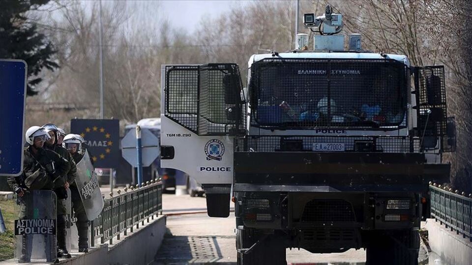 Yunan polisi salgına rağmen göçmen taktiklerine devam ediyor!