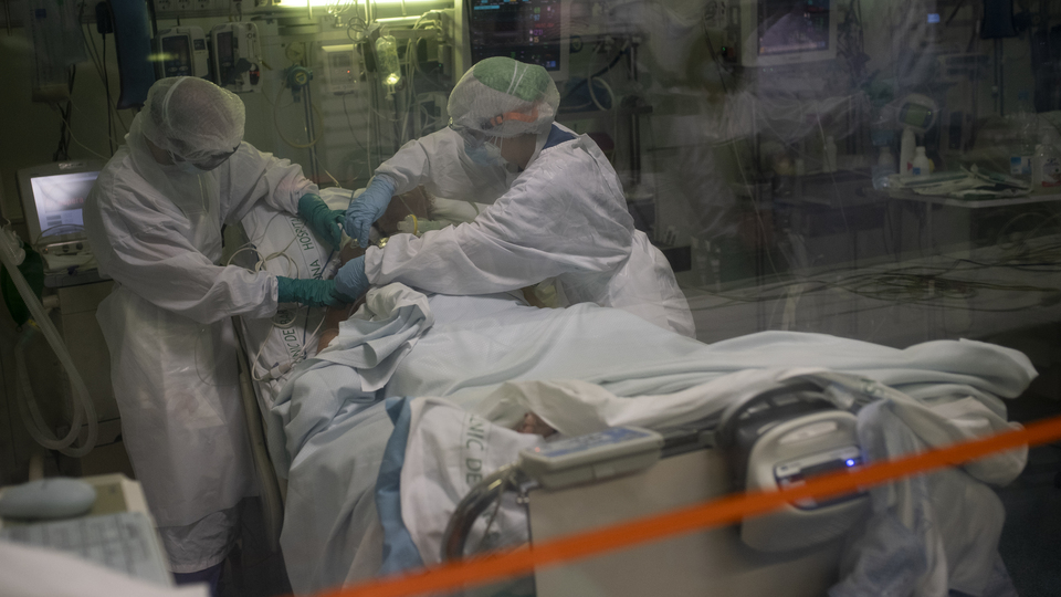 Koronavirüs salgınında can kaybı 4249'a yükseldi