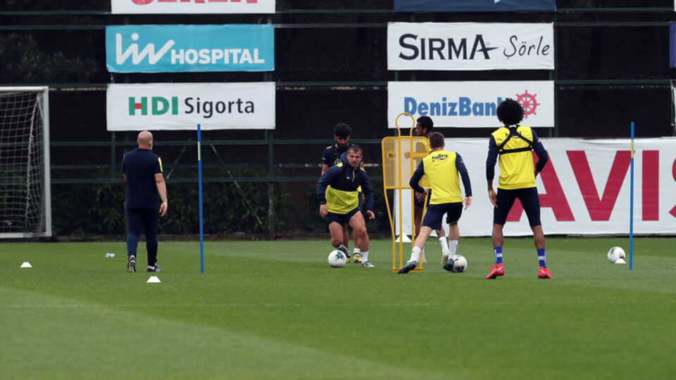 Fenerbahçe hazırlıklarını sürdürdü