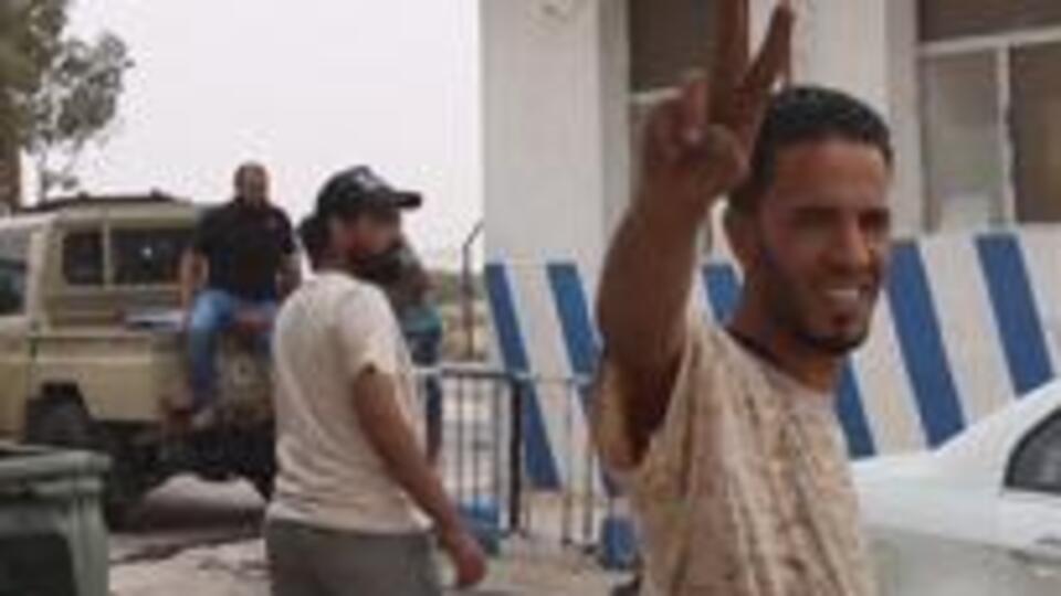 Libya ordusu, bir beldesini Hafter'den kurtardı!