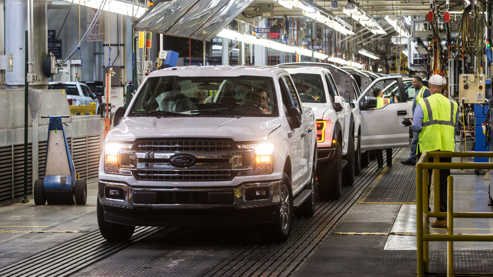 2 fabrikayı yeniden kapattı