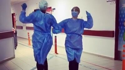 Vaka azalınca hemşireler dans etti!