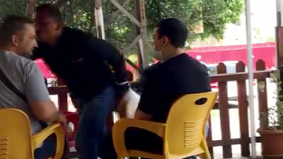 Adana'da akılalmaz görüntü! Bir de utanmadan alnından öptü!