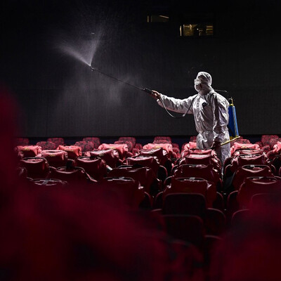 Tatil belirsiz, sinema 8 ay yok!