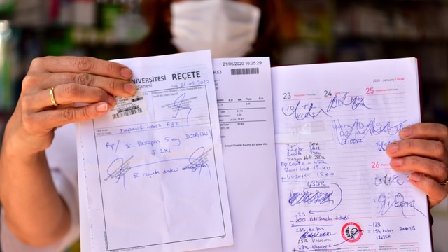 Bornova Belediyesi'nden 'Askıda Reçete' kampanyası