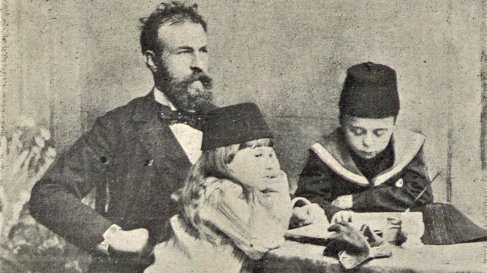 O şair Kıvanç Tatlıtuğ'un dedesi değil